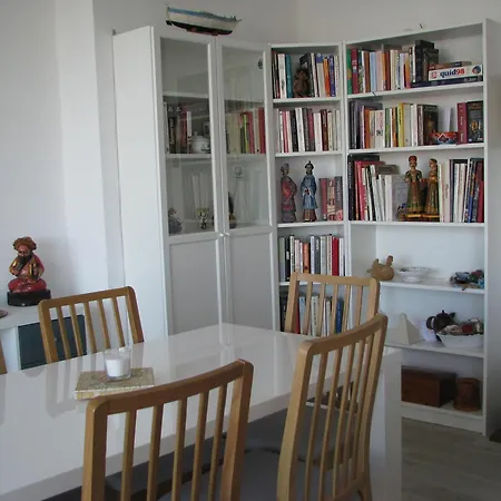 Appartement D'une A A 300 M De La Avec Vue Sur La Balcon Amenage Et Wifi Toulon