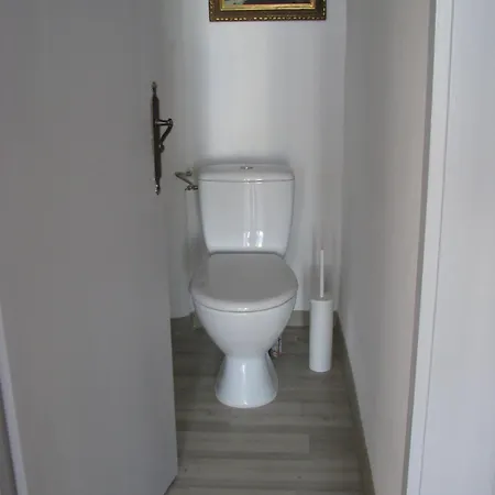 D'une A A 300 M De La Avec Vue Sur La Balcon Amenage Et Wifi Appartement *